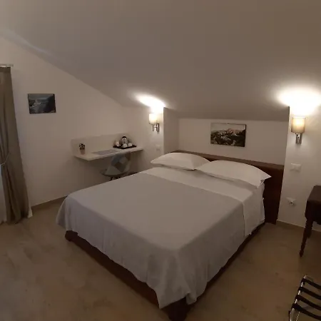 Panzió De Ruschi 4*