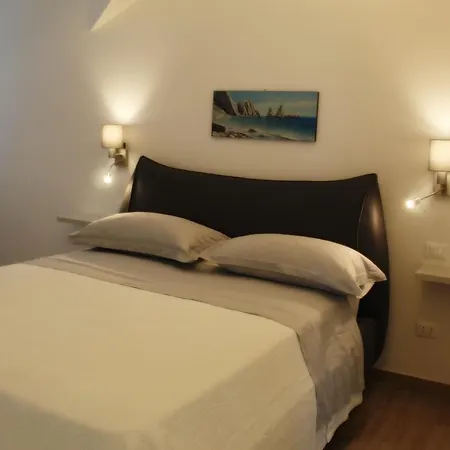 De Ruschi Panzió 4*