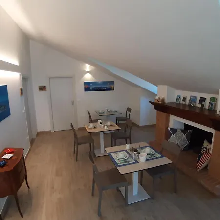 De Ruschi Panzió 4*