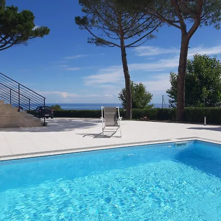 De Ruschi Bed & Breakfast 4*