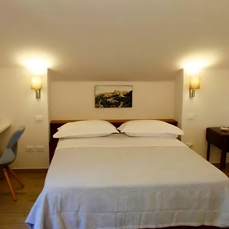 De Ruschi 4* Montacuto