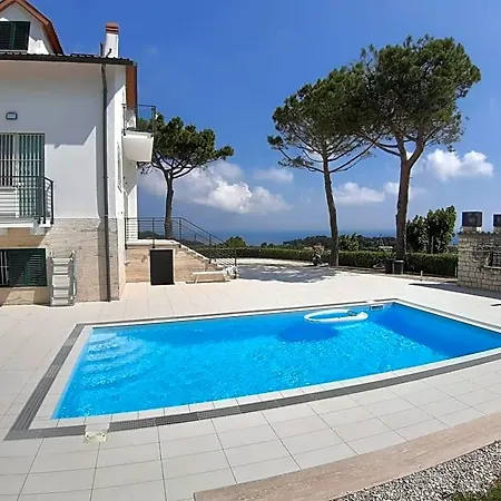 De Ruschi Bed & Breakfast 4*